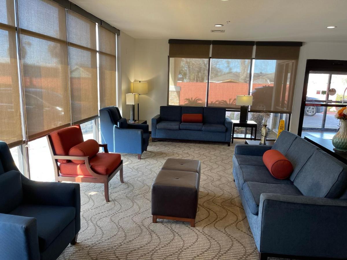 Comfort Suites Lake Charles Kültér fotó