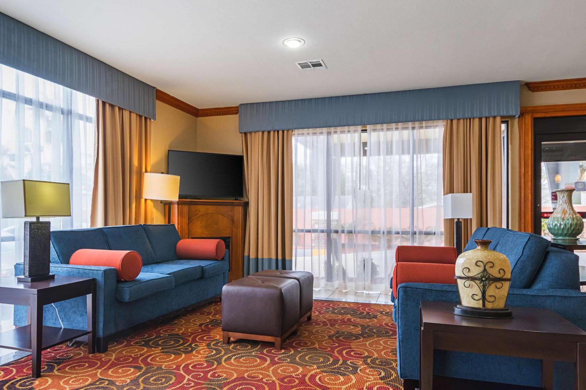 Comfort Suites Lake Charles Kültér fotó
